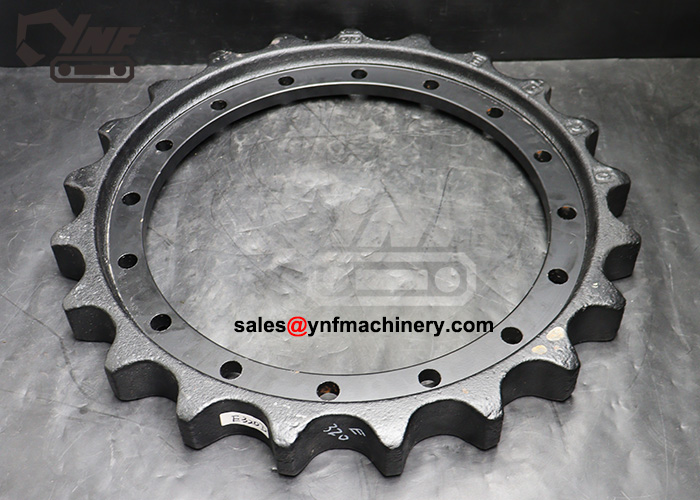 Ruota motrice CAT320D YNF17551, vista 2