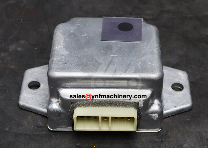 Centralina elettronica YNF18367, 7834-27-3002, PC200-6 YNF18367, vista 1